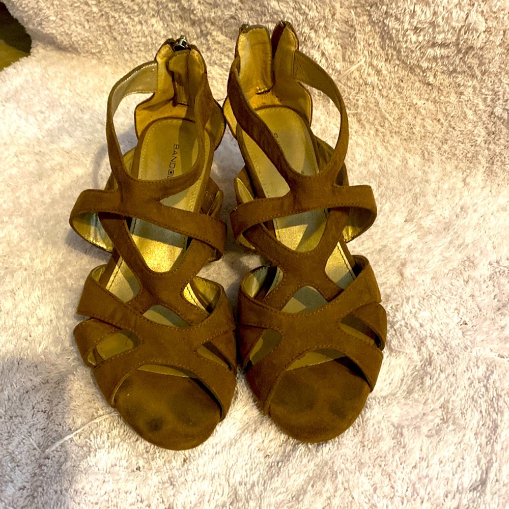 Size 7 1/2 bandolino wedges
